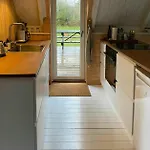 Cosy Little Wooden House On Natural Grounds Σπίτι διακοπών