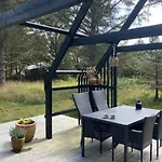 Cosy Little Wooden House On Natural Grounds Σπίτι διακοπών