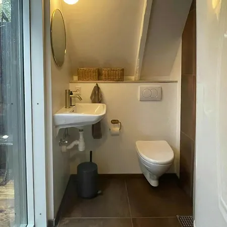 Cosy Little Wooden House On Natural Grounds *